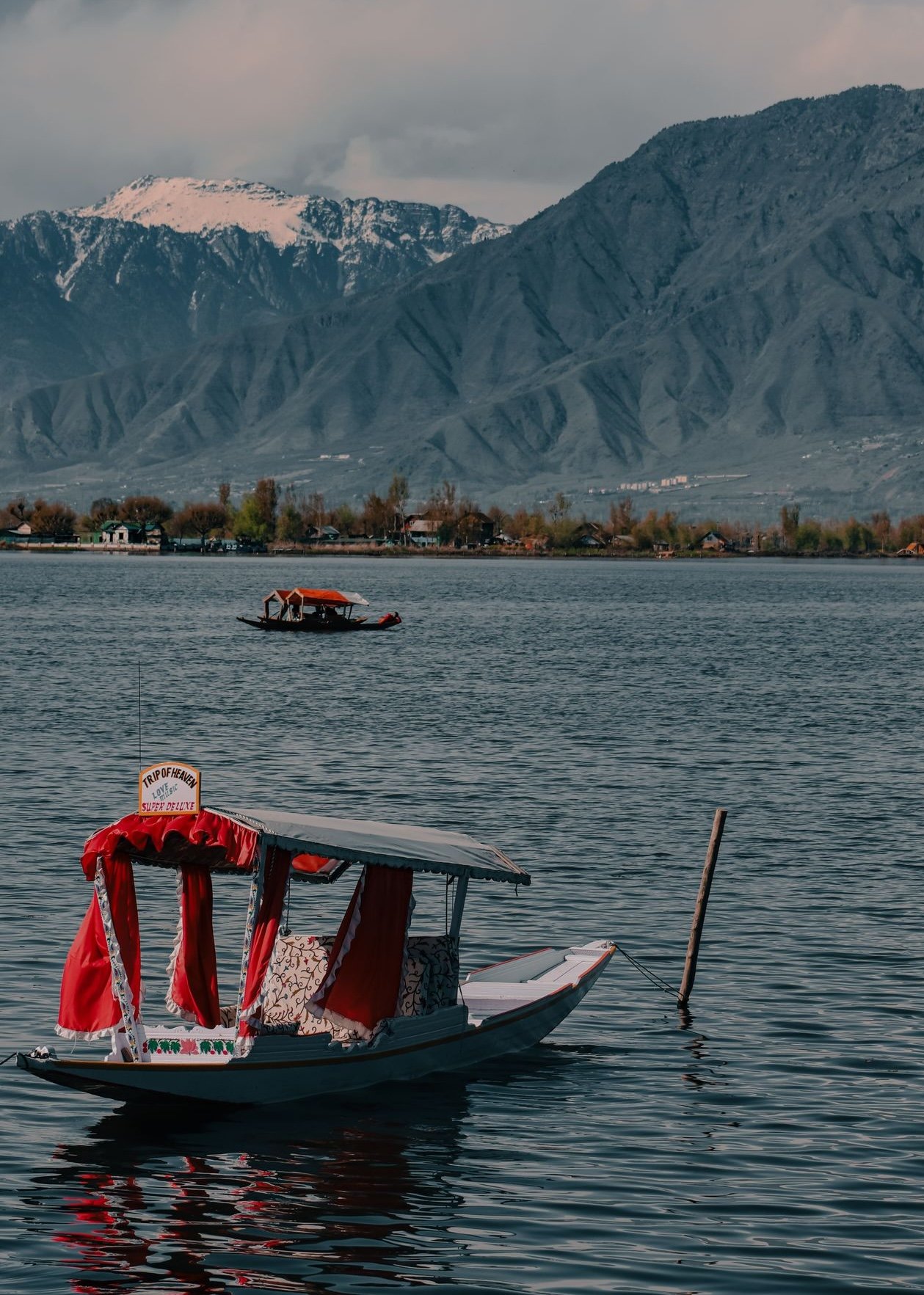 Romantic Kashmir Honeymoon